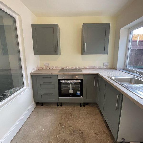 2 bedroom terraced house to rent - Photo 1