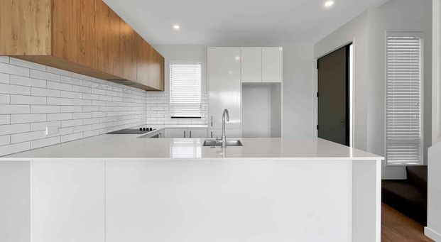 SHIRLEY - 2 STOREY, 3 BEDROOM, 2 HEATPUMPS, SINGLE INTERNAL ACCESS GARAGE - Photo 1