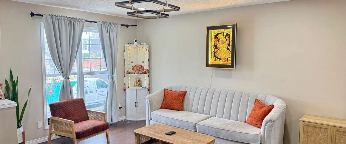 Auburn Bay Lake Access | 3 Bedrooms | Finished Basement | Huge Deck & 2-Car Park — 3 Bedrooms Duplex - Photo 1