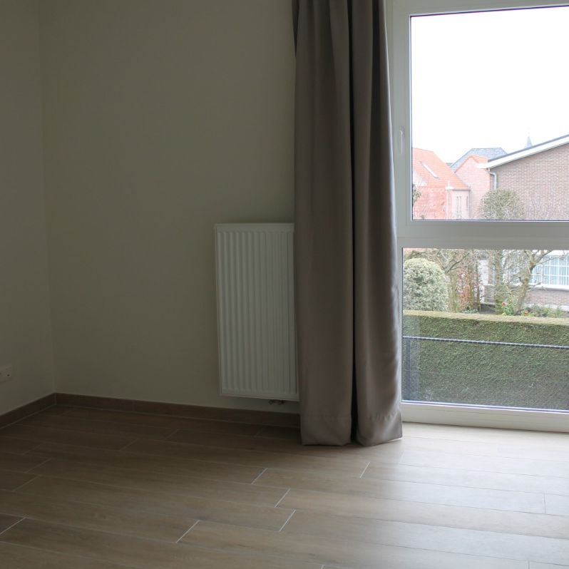 Instapklaar appartement met 2 slaapkamers in Zwevezele! - Photo 1