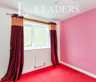 4 bedroom semi-detached house to rent - Photo 4