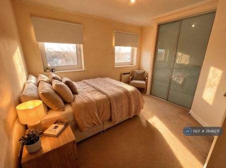 2 bedroom flat to rent - Photo 3