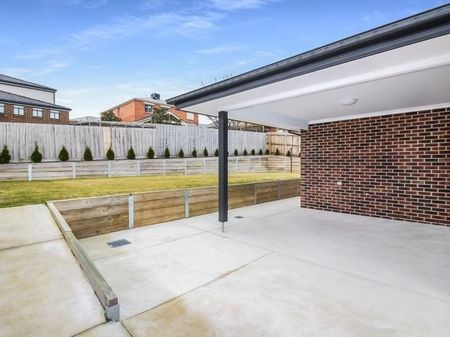 18 Aitkenside Avenue, Highton - Photo 2