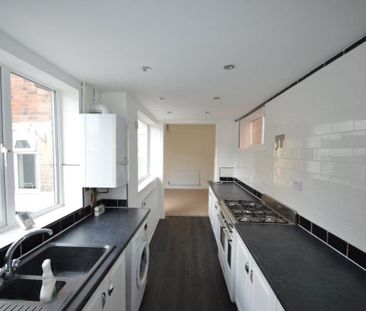2 bedroom terraced house to rent - Photo 4