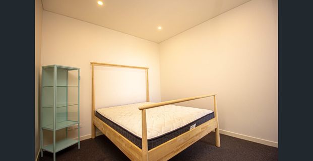 Modern Furnished 1 Bed Unit with Stunning Views over Parramatta River - Photo 1