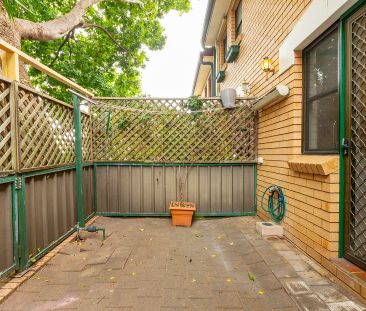 2 Bedroom Split Level Townhouse - Photo 2