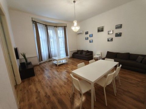 Lovag utca - Fotó 1