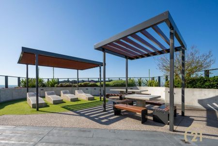 Spacious Modern 2 Bedroom Apartment in Prime Liverpool CBD Location! - Photo 2