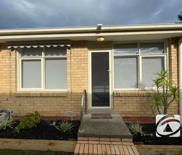 COSY 1 BEDROOM UNIT CLOSE TO SHOPS AND TRANSPORT - Photo 5