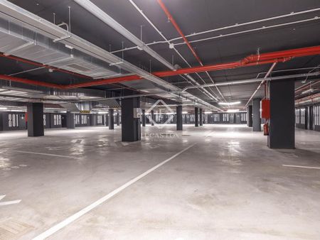 Valencia, Valencian Community 46015 - Photo 2