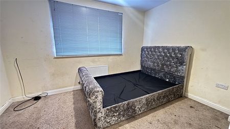 Union Street, Farnborough, Hampshire, GU14 - Photo 4