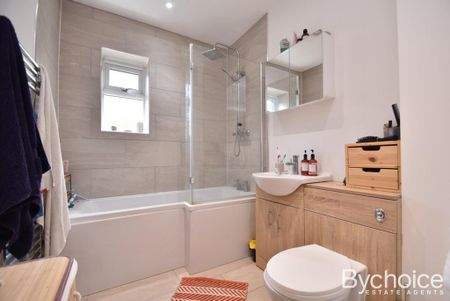 2 bedroom semi-detached bungalow to rent - Photo 5