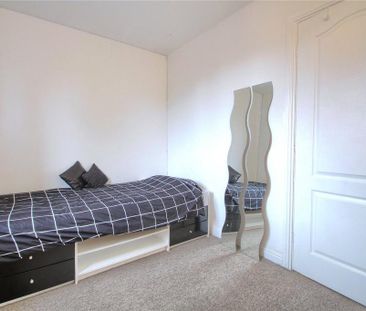 2 bedroom semi-detached house to rent - Photo 5