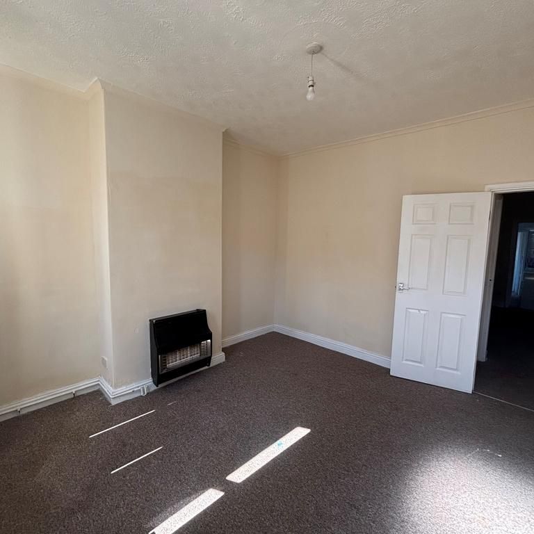 2 bedroom property to rent - Photo 1