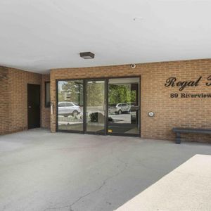 Regal Tower Apartments - Photo 3