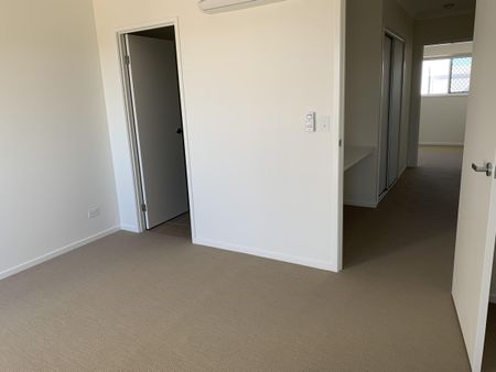 Perfectly Positioned 3-bedroom home in Baringa - Photo 2