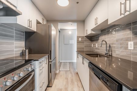 1951 Maisonneuve Boulevard East, Montréal, QC - Photo 5