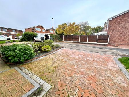 3 bed link detached to rent Beton Way, Parkside ST16 - Photo 3