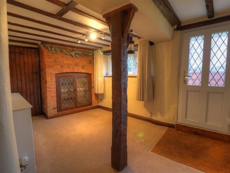 4 BED House To rent - Photo 3