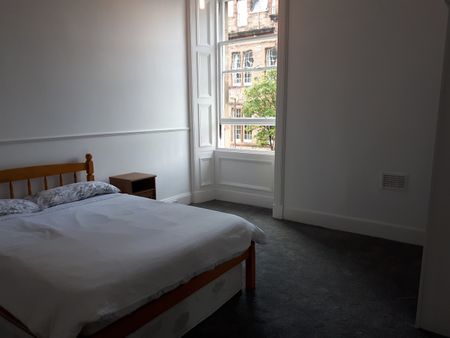 3 Bed Flat, Montpelier, EH10 - Photo 2