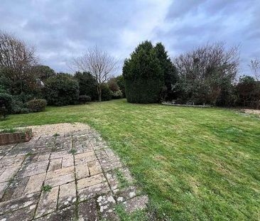 Heathy Close, Barton On Sea, New Milton, Hampshire, BH25 - Photo 5