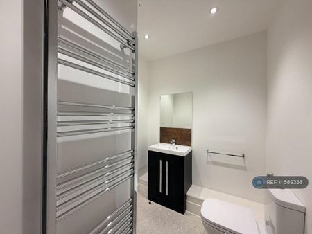 1 bedroom flat to rent - Photo 4