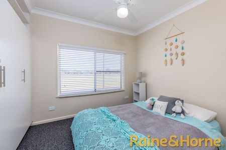 Renovated Family Home - Photo 4