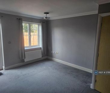 3 bedroom semi-detached house to rent - Photo 4