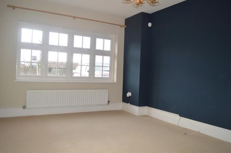 3 bedroom semi-detached house to rent - Photo 3