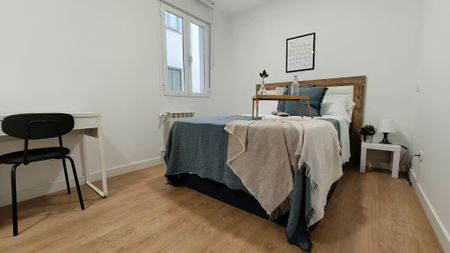 Calle de Trafalgar, Madrid, Community of Madrid 28010 - Photo 3