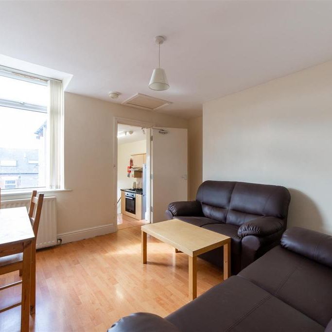 5 bedroom maisonette to rent - Photo 1