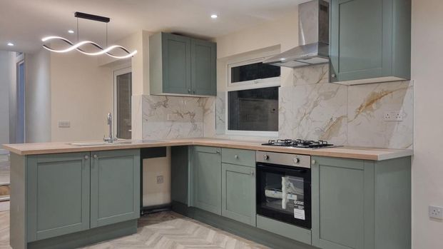 2 bedroom flat to rent - Photo 1