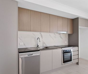 Low Maintenance Modern Home - Photo 2