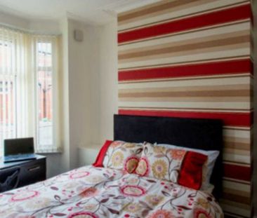 Blandford Road, Salford - Photo 3