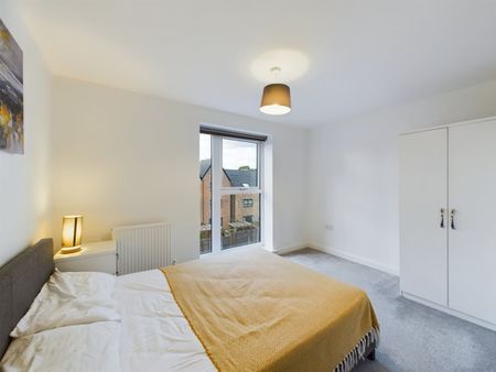2 Bed Flat, Waterway House, B5 - Photo 4