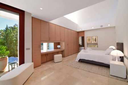Luxury Villa for rent in Nueva Andalucia, Andalusia - Photo 5