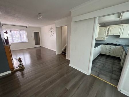 Worle, Weston-super-Mare, North Somerset - Photo 2