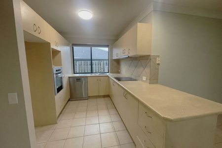 Stones throw to Coomera River - Photo 5