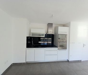 AIX LA DURANNE APPARTEMENT 3 PIECES TERRASSE ET PARKING, - Photo 6