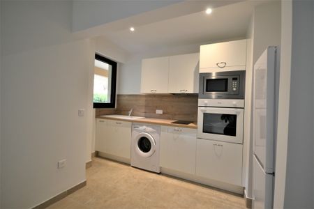 Location Appartement 3 pièces 68m² NICE 06000 - Photo 2