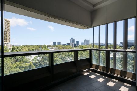 Modern Two-Bedroom Apartment with High-Level Views in the Heart of Sydney Olympic Park - Photo 5