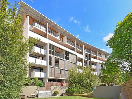 Fantastic Split Level Apartment Located In The Popular Presidio Complex - Photo 1