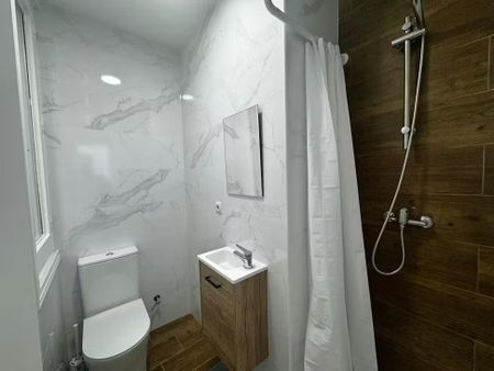 Calle de Trafalgar, Madrid, Community of Madrid 28010 - Photo 4