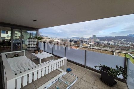 Exclusive living with spectacular views - Photo 2