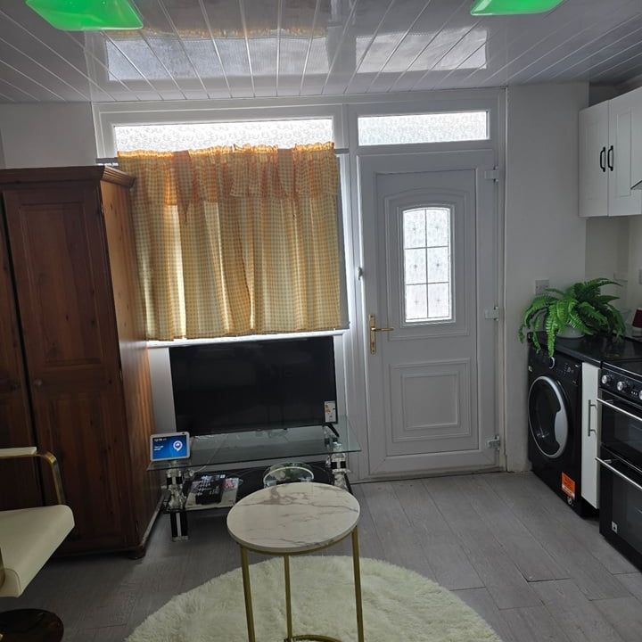 Studio Flat, Howden Road, LE2 - Photo 1