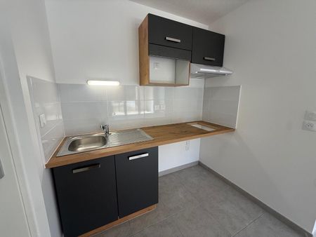 location Appartement T2 DE 46.9m² À CASTELGINEST - Photo 5