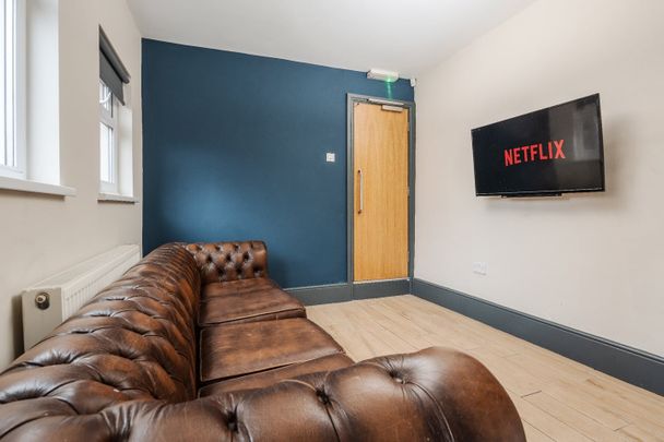 Room in a Shared House, Malvern Road, L6 - Photo 1