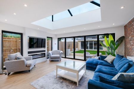 6 bedroom semi-detached house to rent - Photo 3