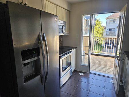 For Lease - 240 SEPTIMUS Heights, Milton, Ontario - Photo 3