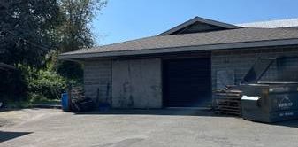 Shop for rent 1400 sq foot 70x40 for automotive use or storage - Photo 2